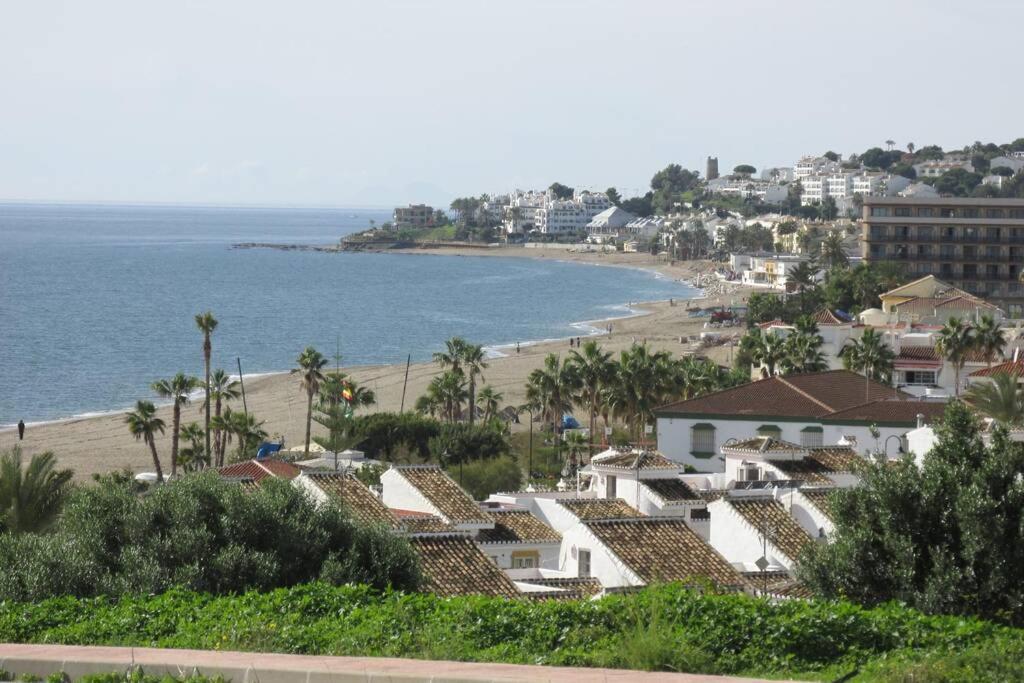 Апартаменты Costa Del Sol, Ла-Кала-де-Михас Экстерьер фото